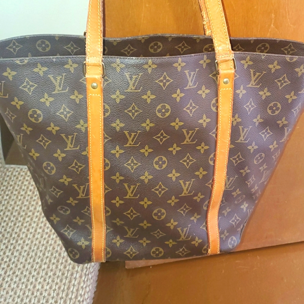 A 100% authentic Vintage Louis Vuitton sac tote shopping bag large